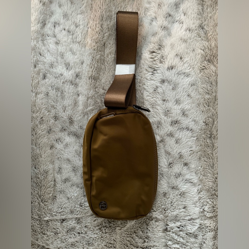 Lululemon Everywhere Belt Bag